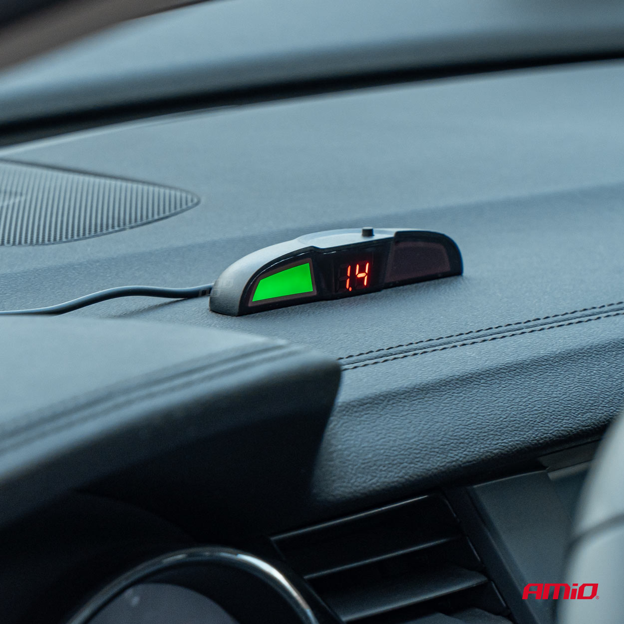 Fire sorte parkeringssensorer med LED-display