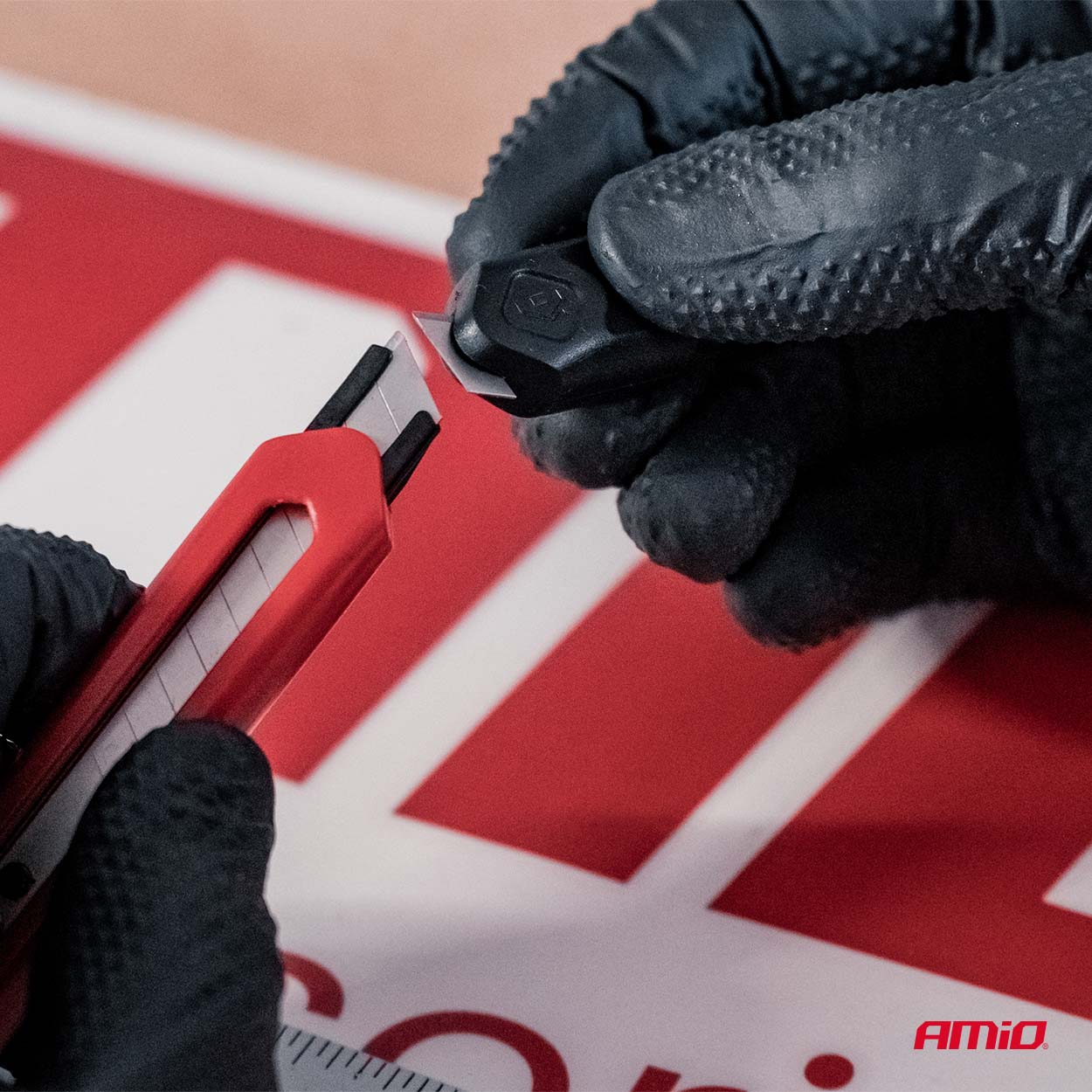 Universalkniv med ergonomisk ABS-greb