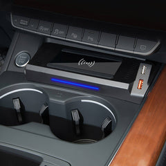 Audi A4/A5 2016-2024 безжично зарядно за телефон с 15W бързо зареждане 